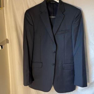 40 L suit 100% Wool with matching pants
